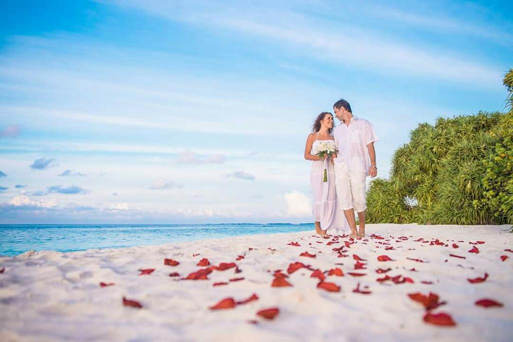 ホテル Batuta Maldives Surf View スルスドゥー エクステリア 写真