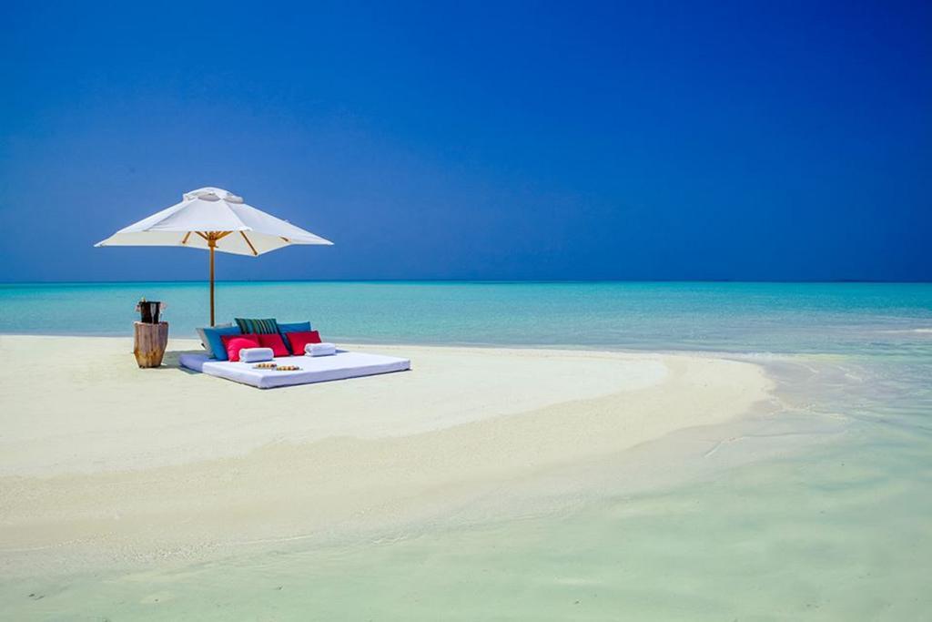 ホテル Batuta Maldives Surf View スルスドゥー エクステリア 写真