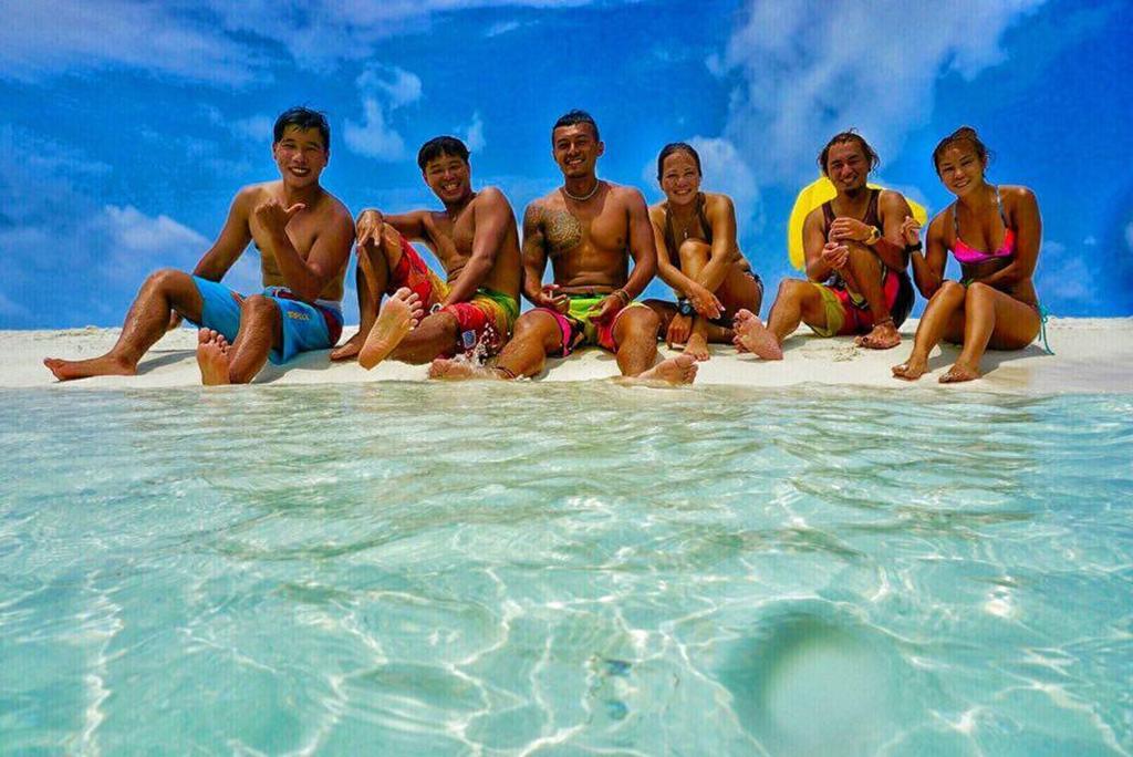ホテル Batuta Maldives Surf View スルスドゥー エクステリア 写真