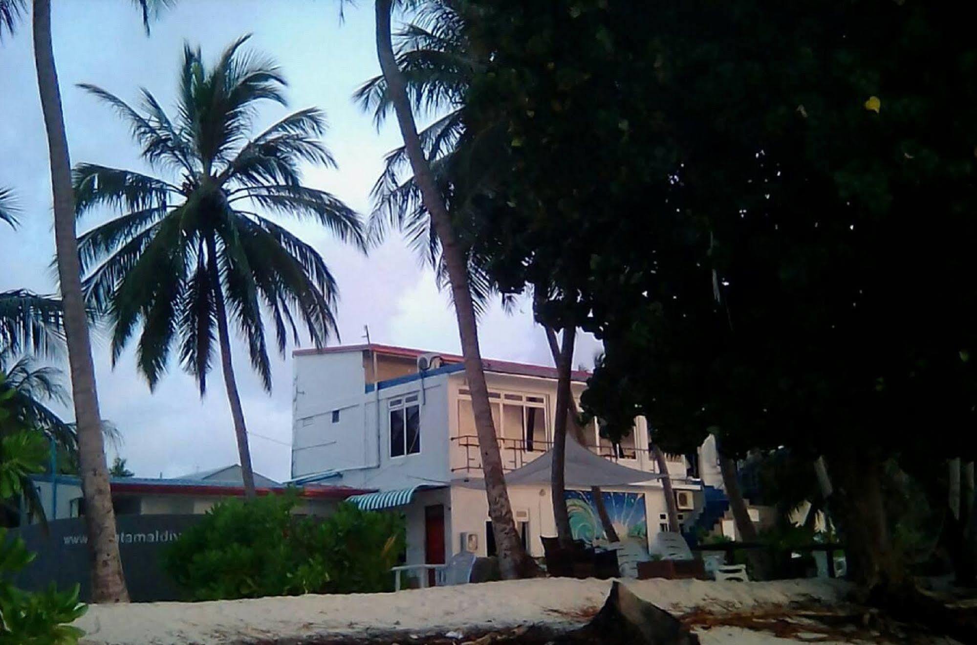ホテル Batuta Maldives Surf View スルスドゥー エクステリア 写真