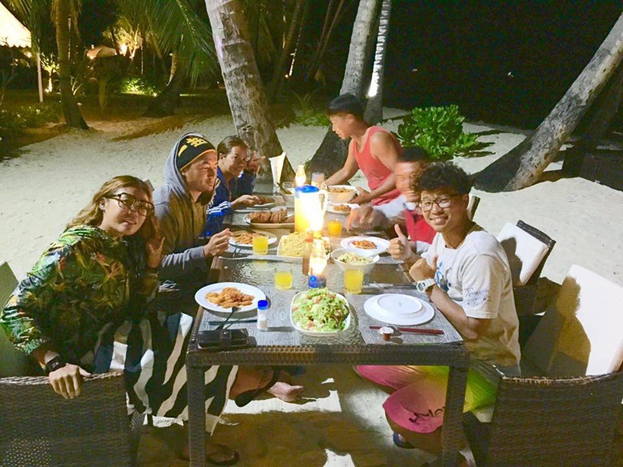 ホテル Batuta Maldives Surf View スルスドゥー エクステリア 写真