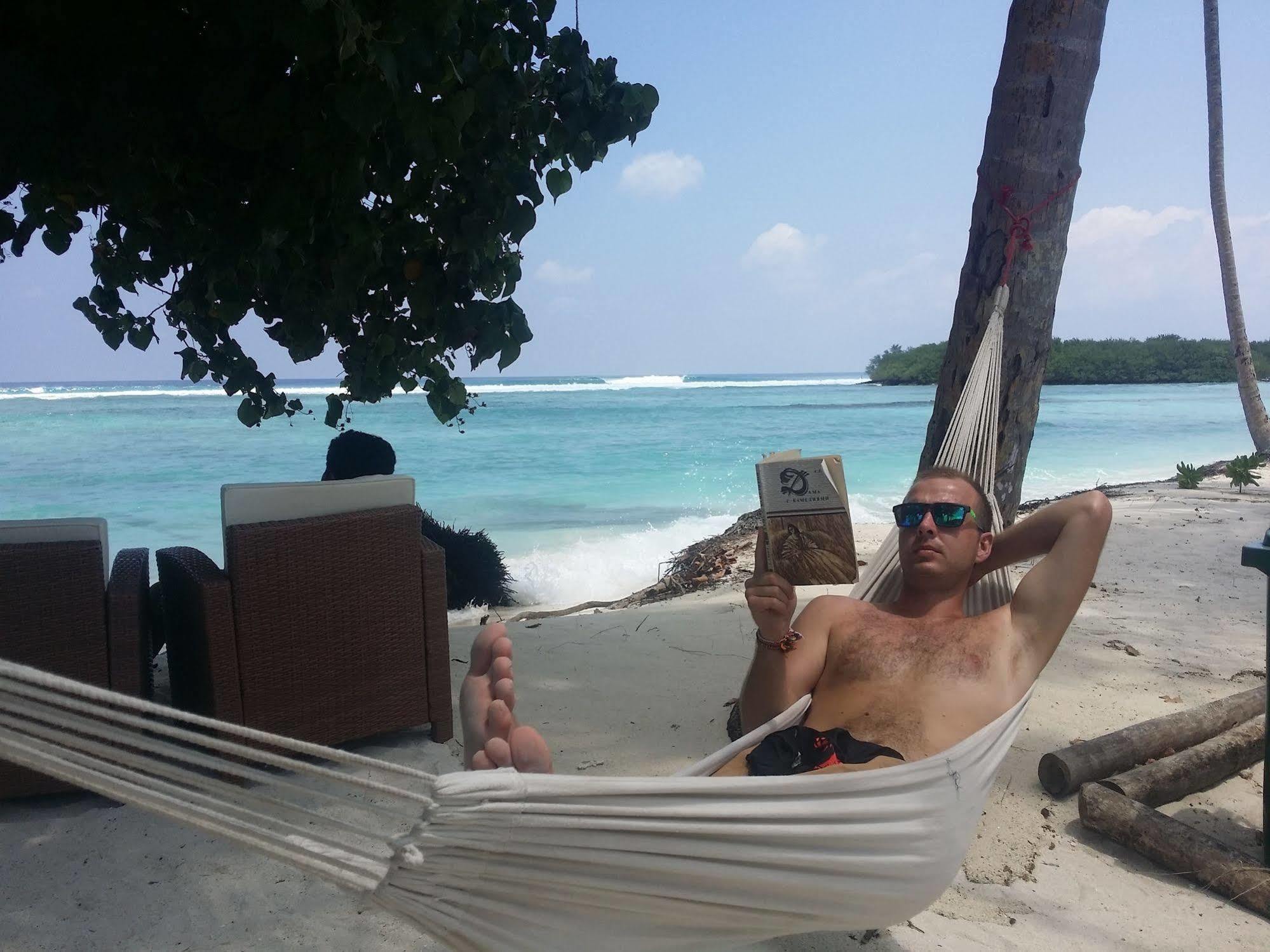 ホテル Batuta Maldives Surf View スルスドゥー エクステリア 写真