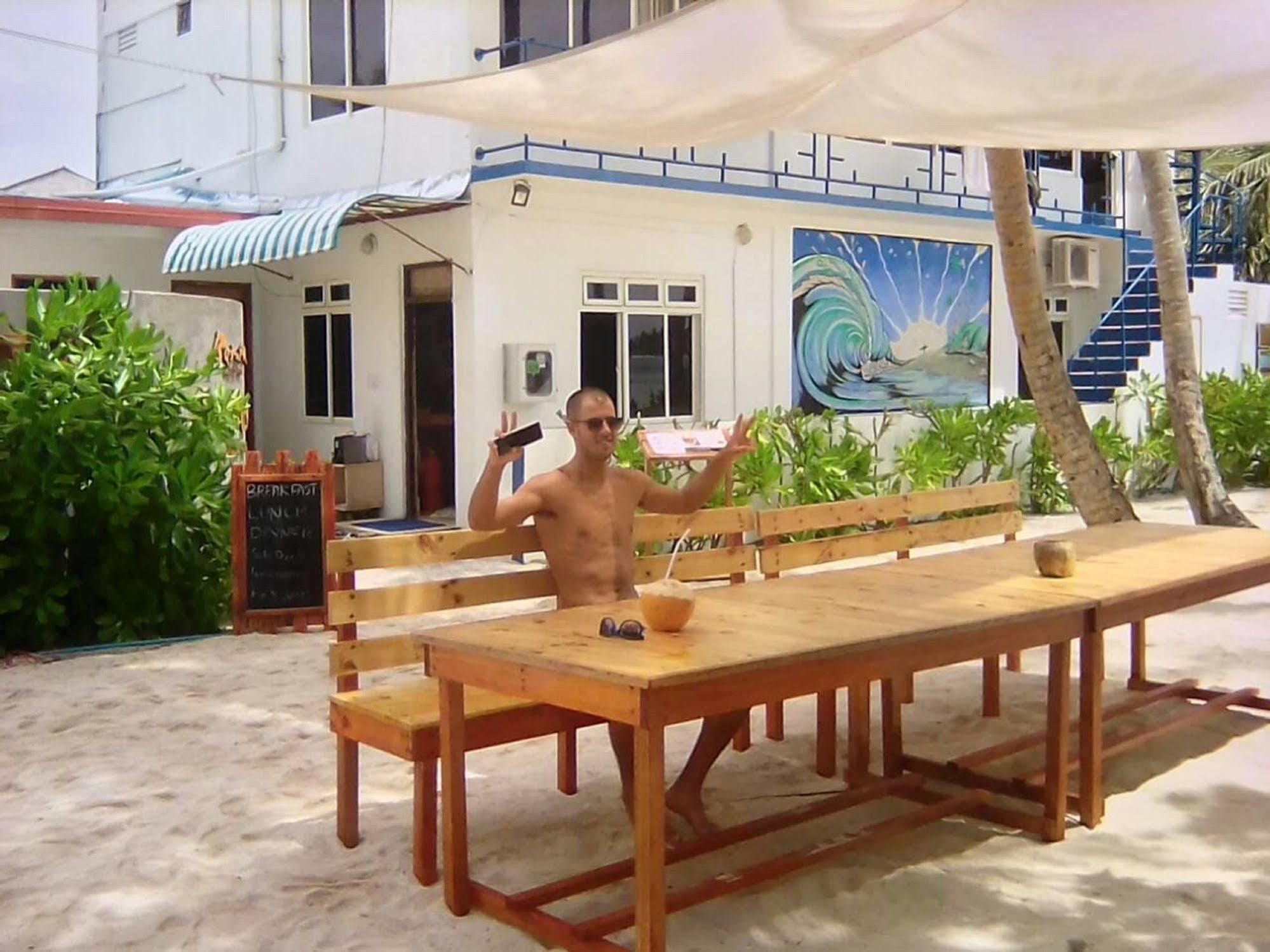 ホテル Batuta Maldives Surf View スルスドゥー エクステリア 写真