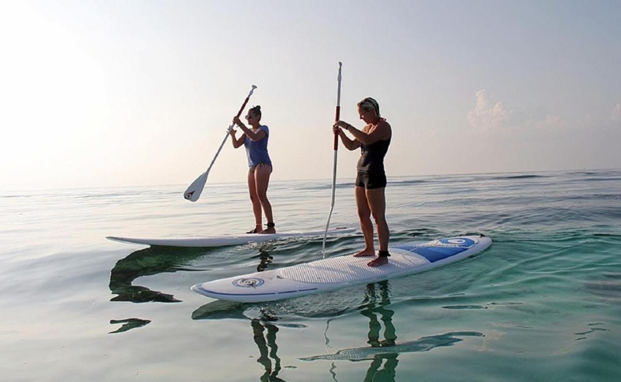ホテル Batuta Maldives Surf View スルスドゥー エクステリア 写真