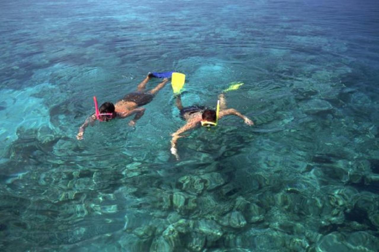 ホテル Batuta Maldives Surf View スルスドゥー エクステリア 写真