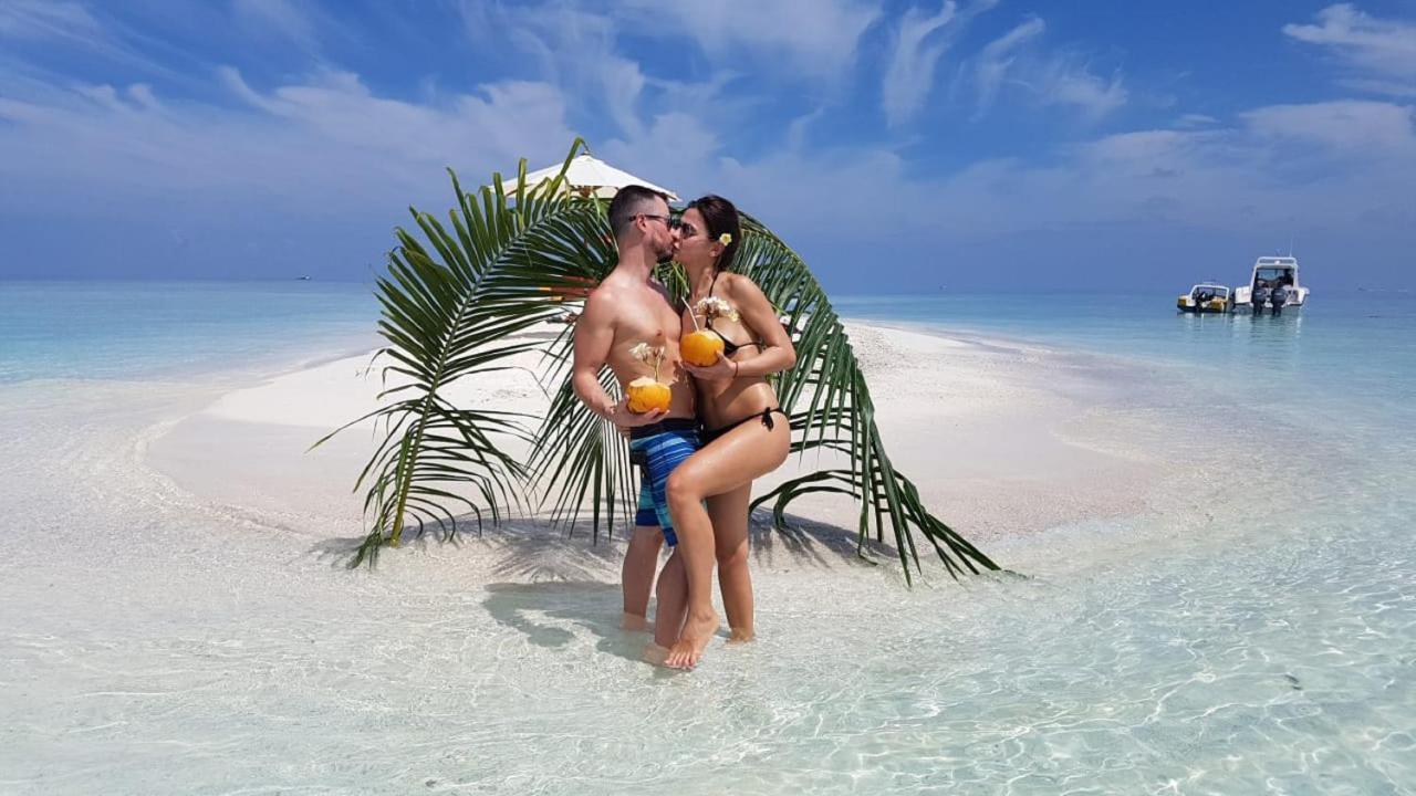 ホテル Batuta Maldives Surf View スルスドゥー エクステリア 写真