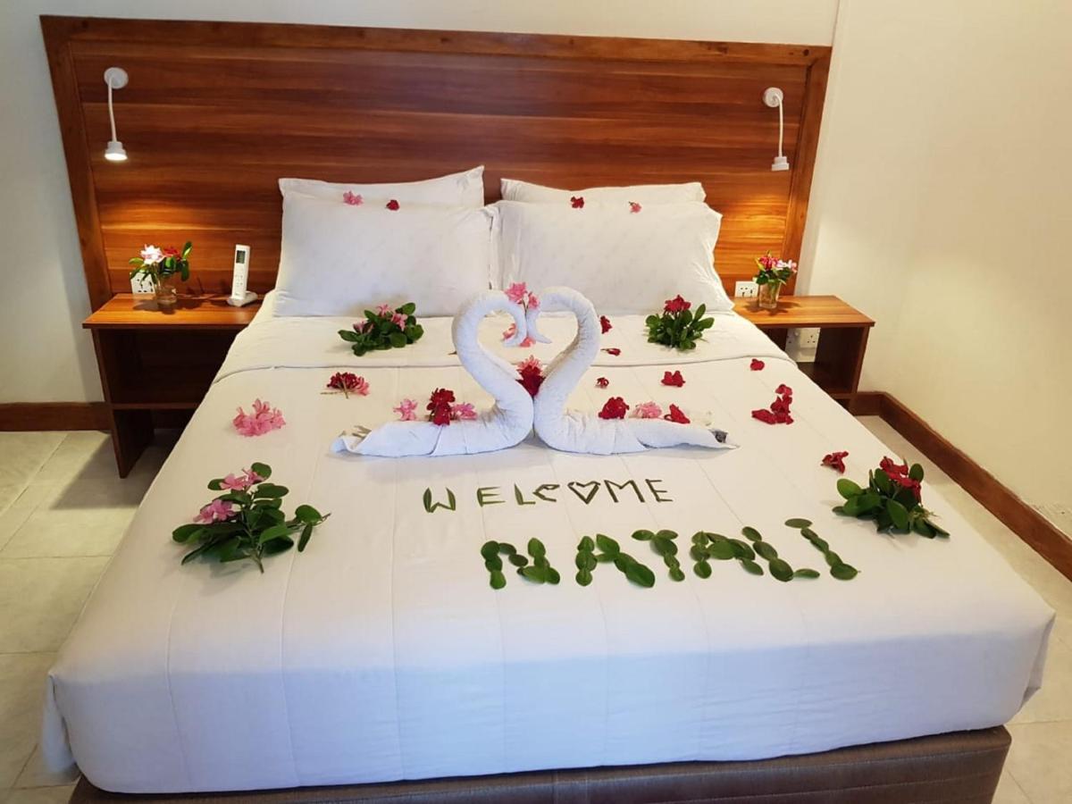 ホテル Batuta Maldives Surf View スルスドゥー エクステリア 写真